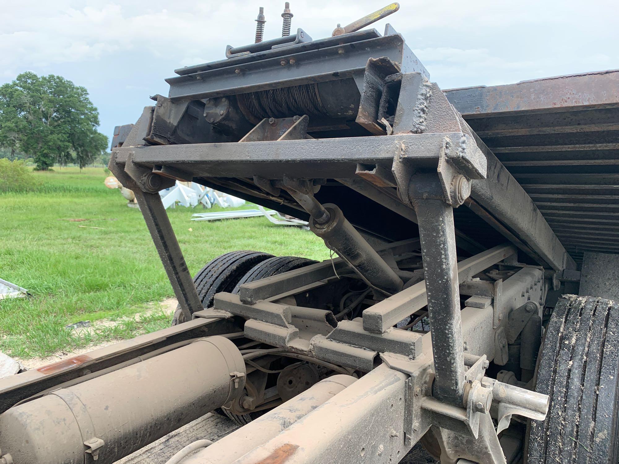 1995 Freightliner FLD120 Rollback Truck