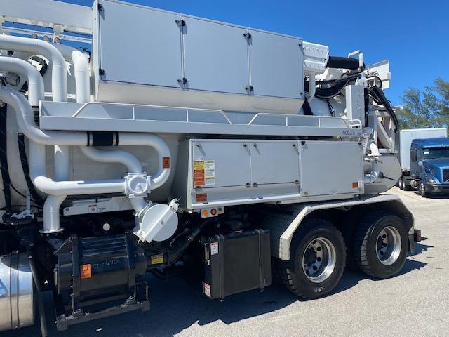 2016 Caterpillar CT660 Bucher Recycler 315 Combo Vacuum Jetter Recycling Truck