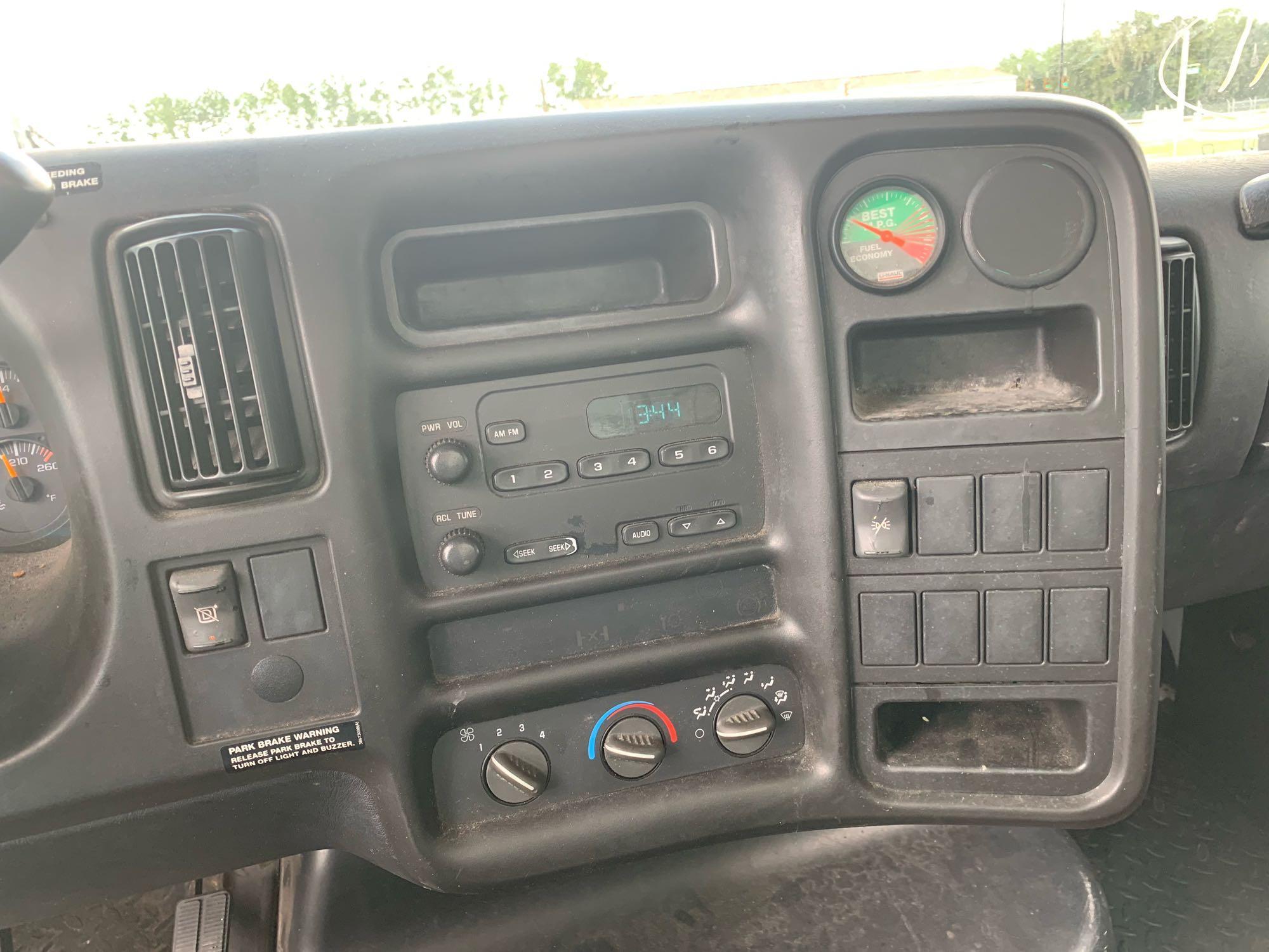 2005 GMC C5500 Reefer Box Truck