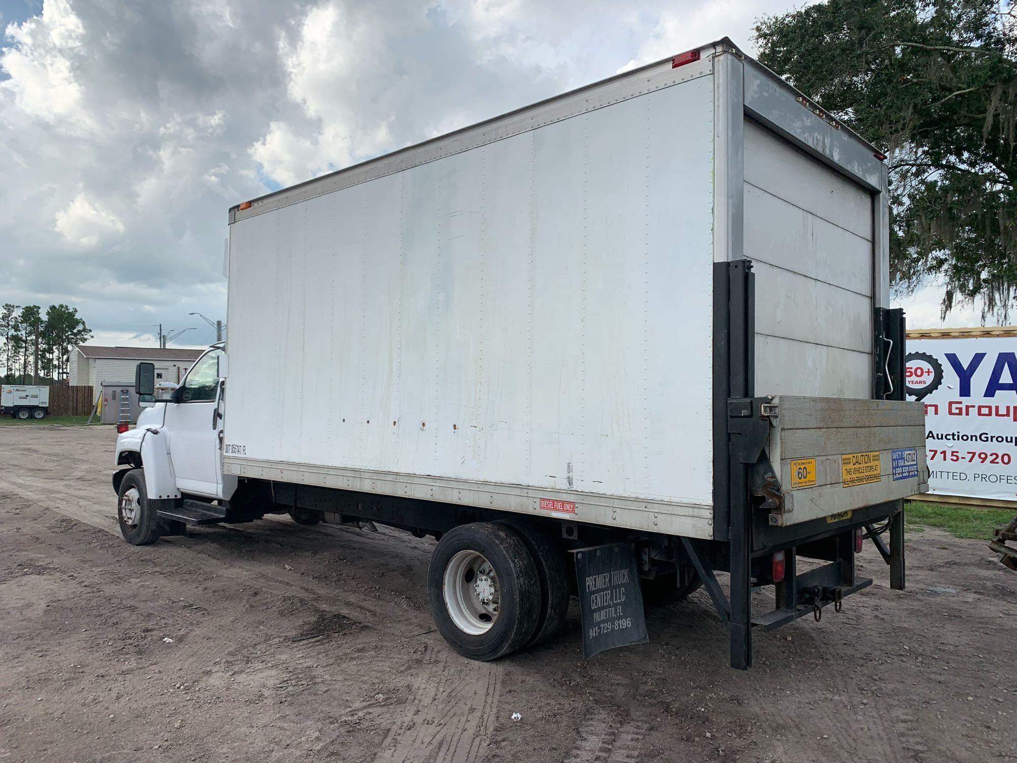 2005 GMC C5500 Reefer Box Truck