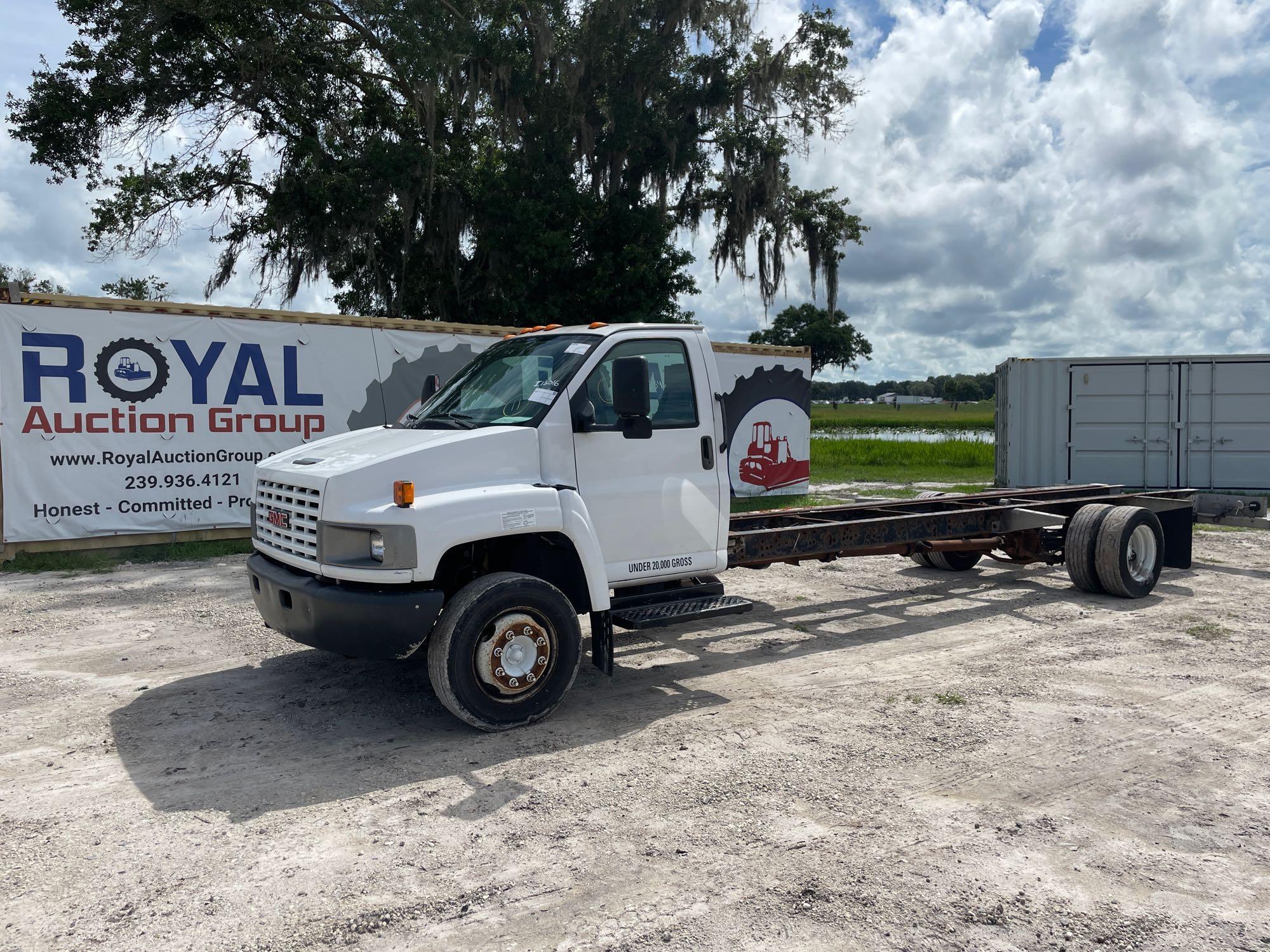 2005 GMC C5500 Cab and Chassis Truck