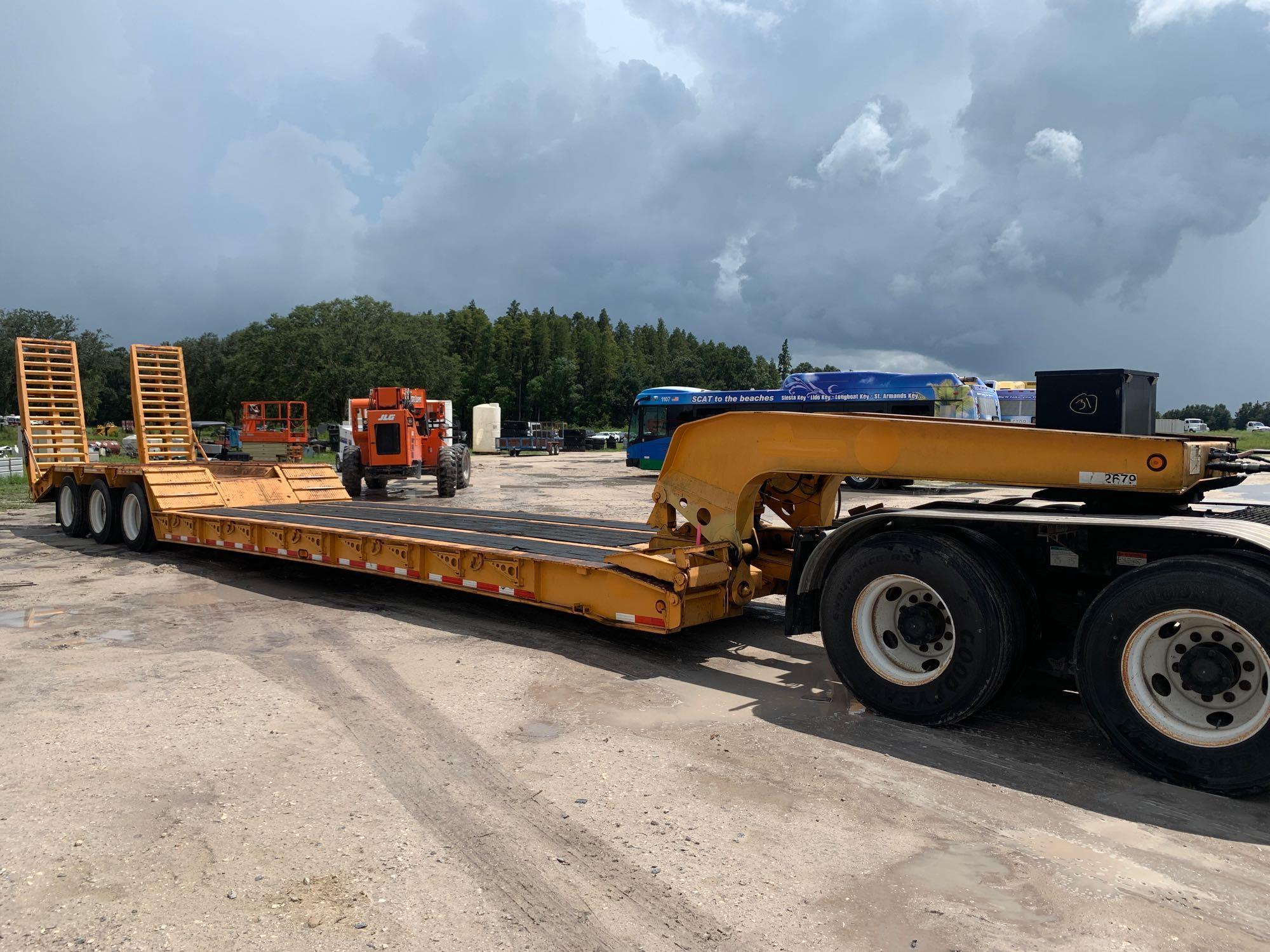 2002 Pitts 60TON Tri-Axle Detach Lowboy with Hydraulic Ramps