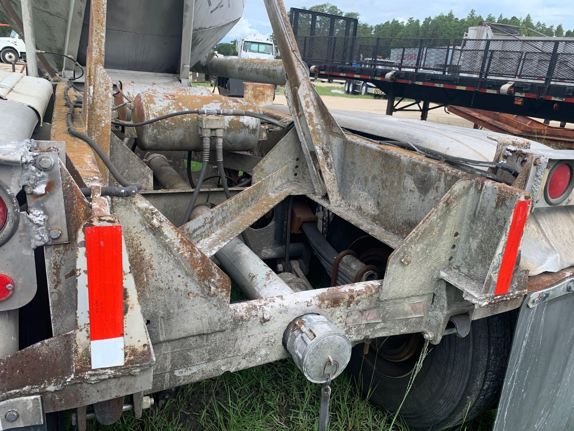 1986 Fruehauf Tanker T/A Trailer