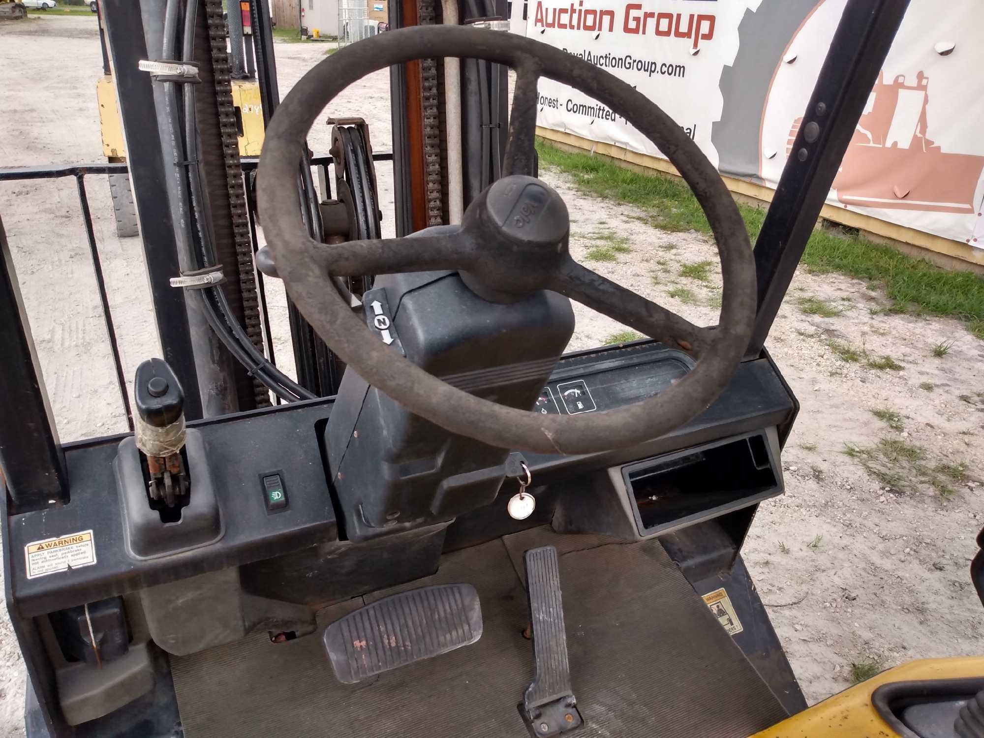 2004 Yale GDP 050 4,400LB Pneumatic Tire Forklift