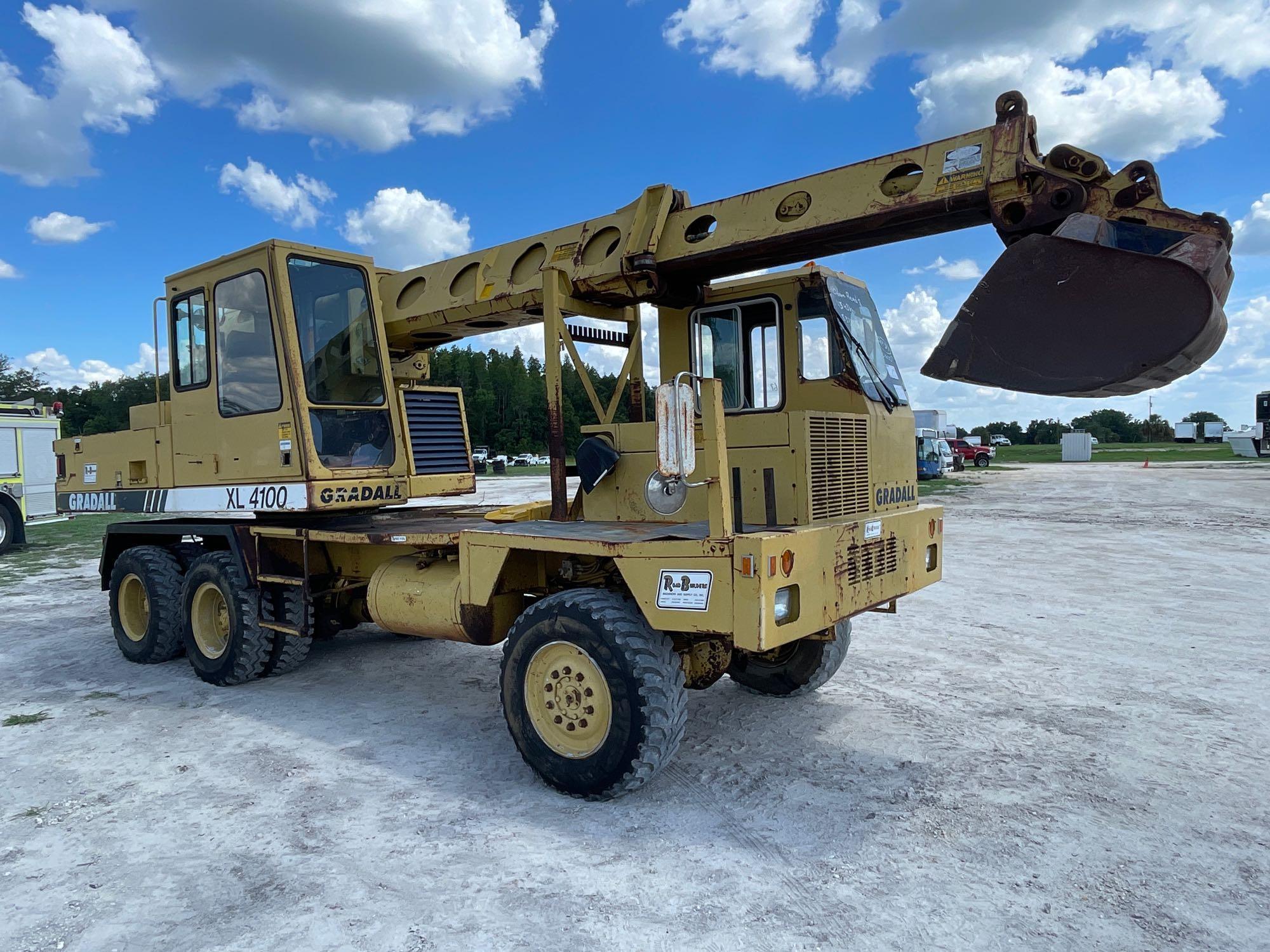 Gradall XL4100 Highway Grading Excavator