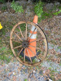 Wagon Wheel Decor