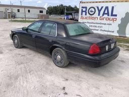 2005 Ford Crown Victoria 4-Door Police Cruiser