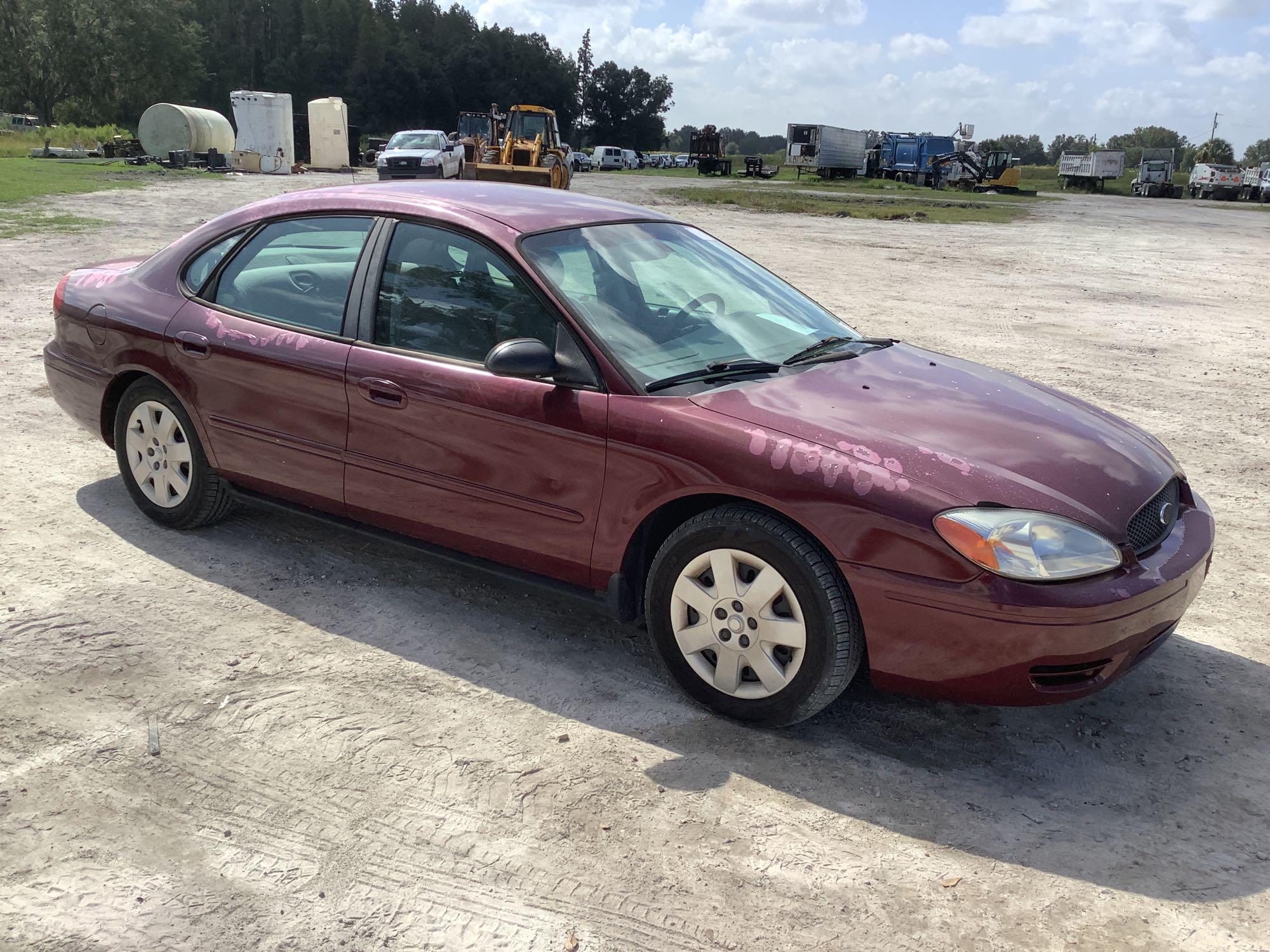 2005 Ford Taurus 4-Door Sedan