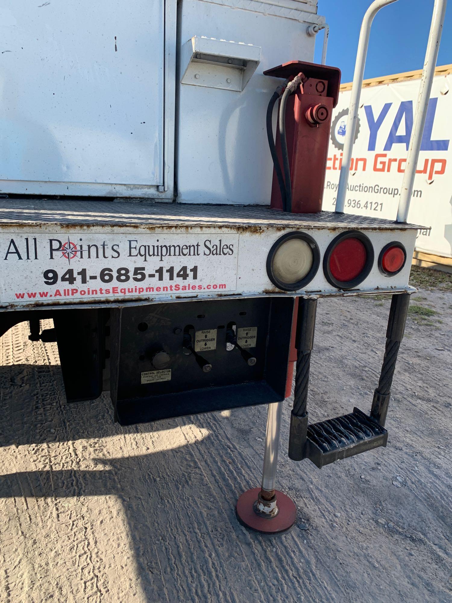 2005 Ford F-650 Bucket Sign Truck