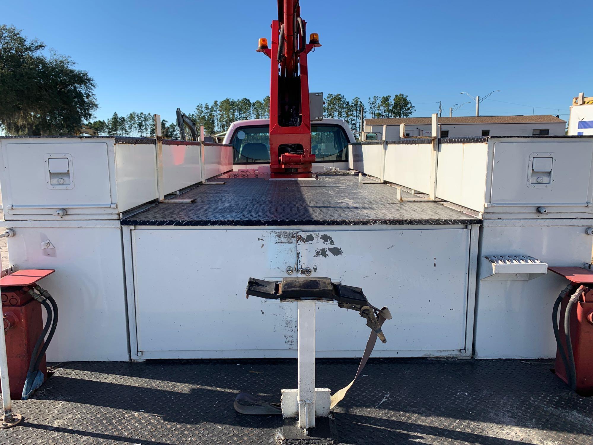 2005 Ford F-650 Bucket Sign Truck