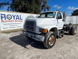 1999 Ford F800 Cab and Chassis Truck