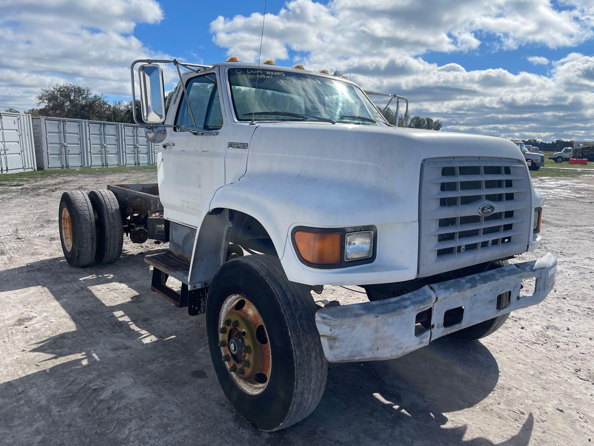 1999 Ford F800 Cab and Chassis Truck