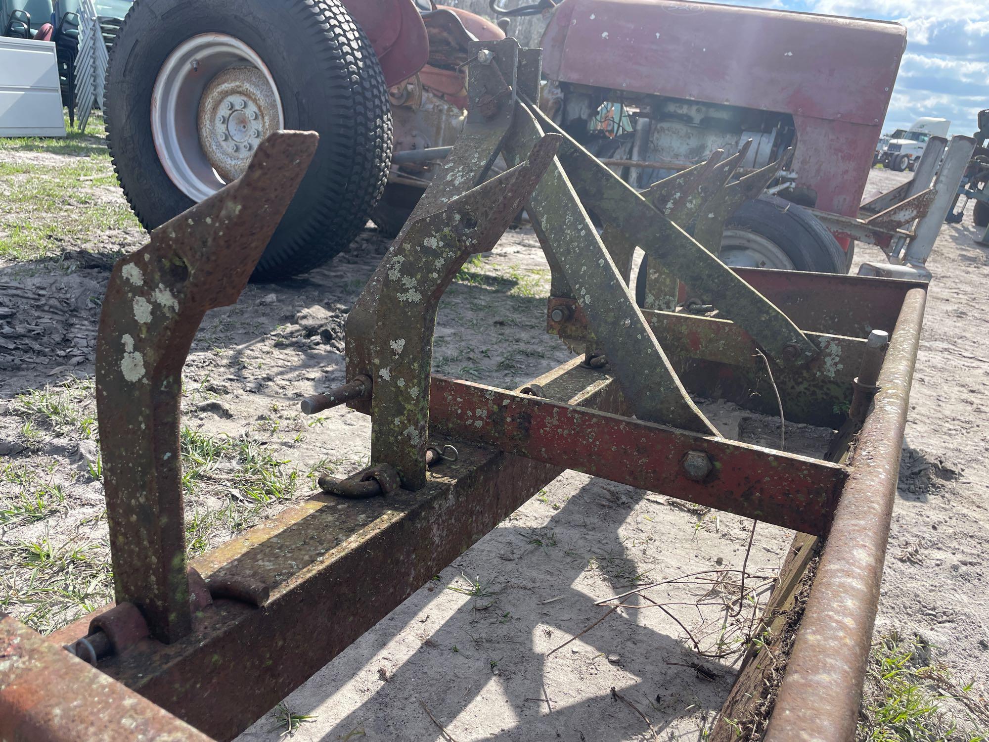 6FT 3 Point Box Blade with Scarifier Teeth