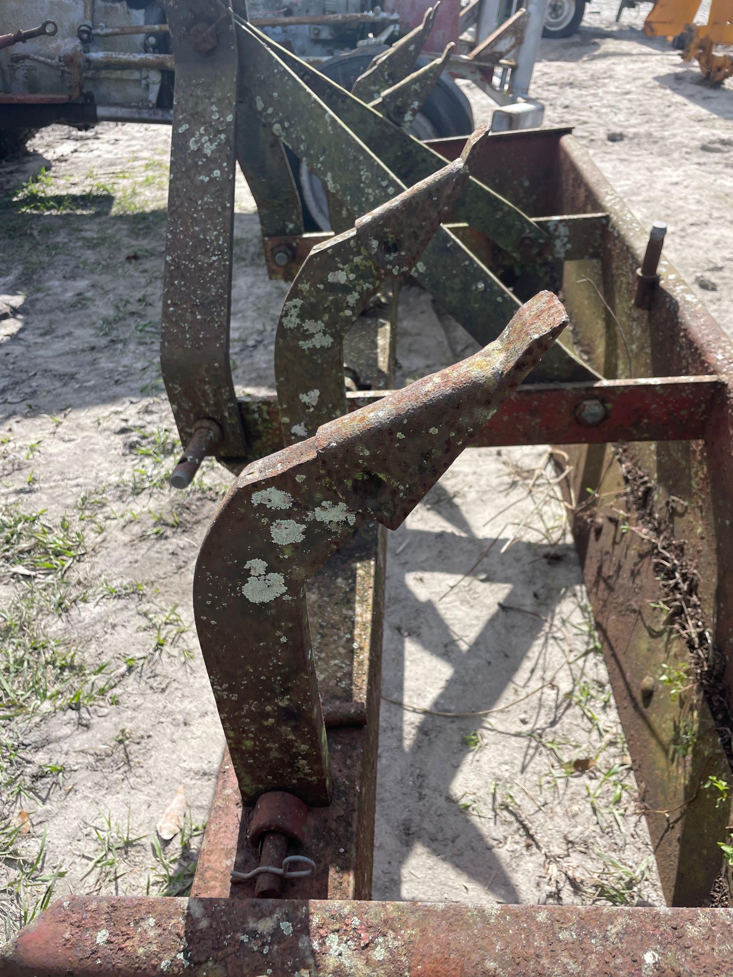 6FT 3 Point Box Blade with Scarifier Teeth