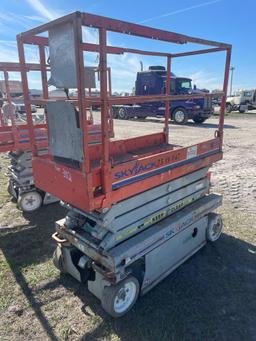 2011 Skyjack SJIII-3219 19FT Scissor Lift