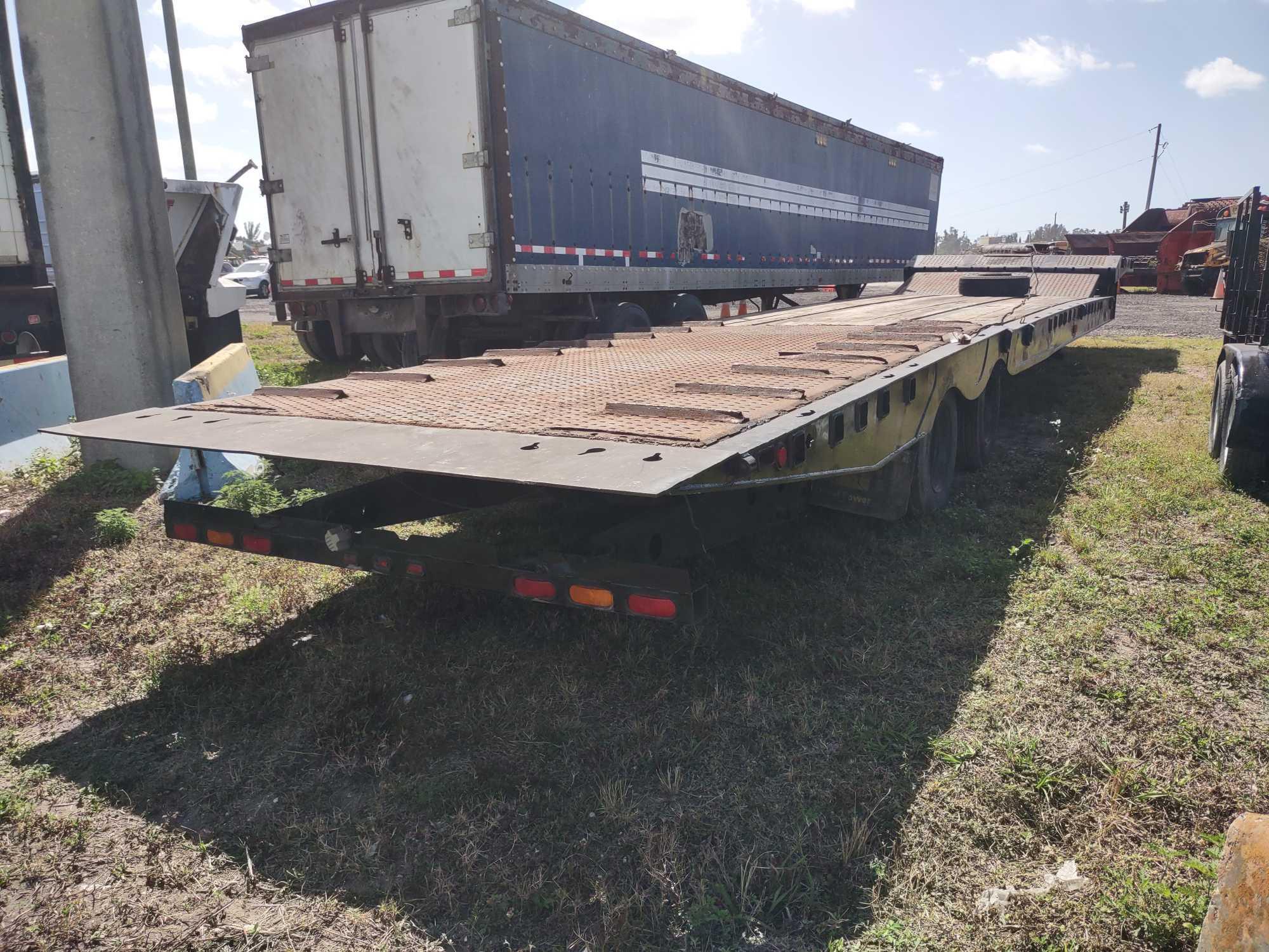 2001 Landoll 930A Hydraulic Trailer