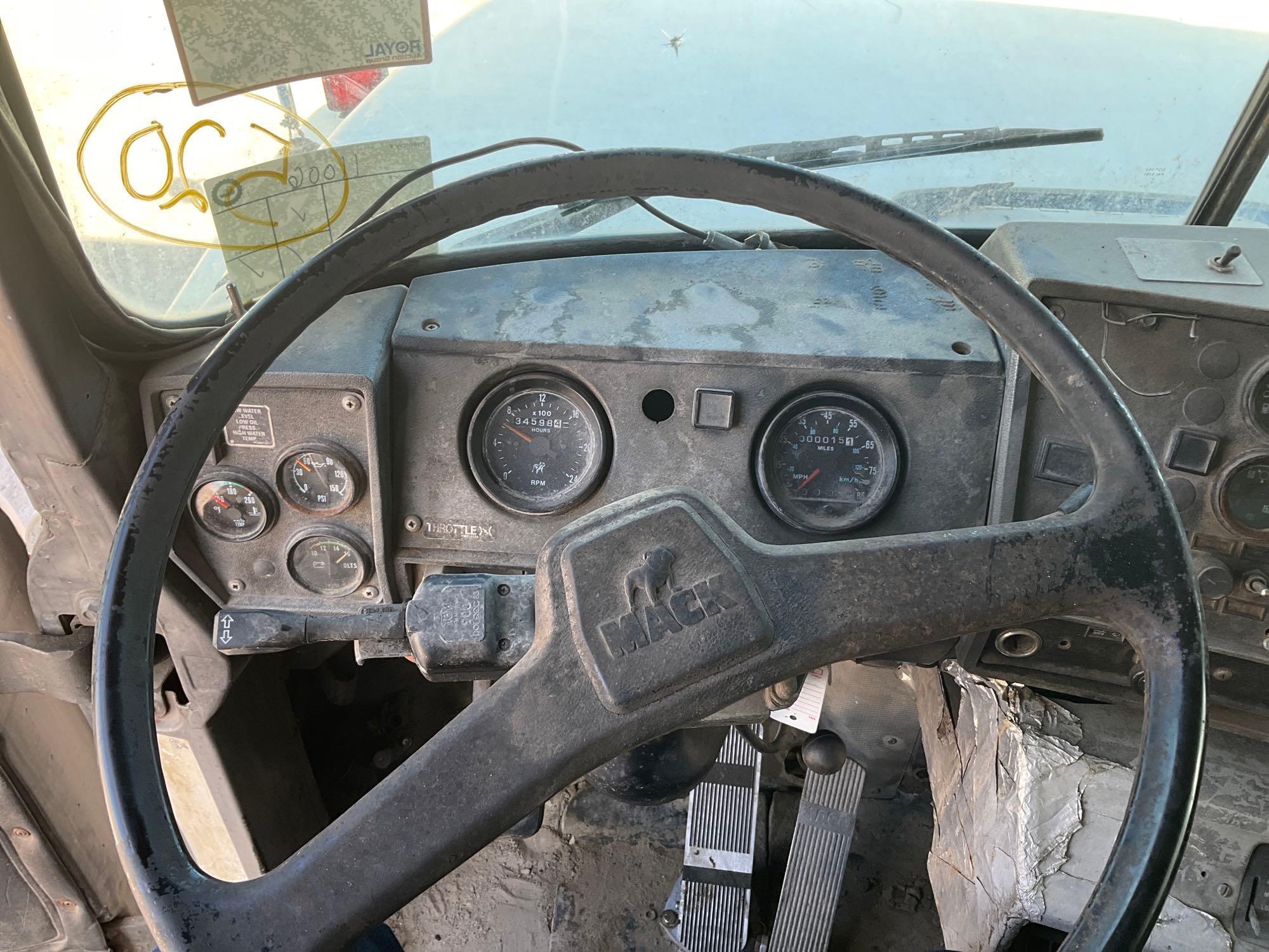 1993 Mack RD688S Tri-Axle Dump Truck