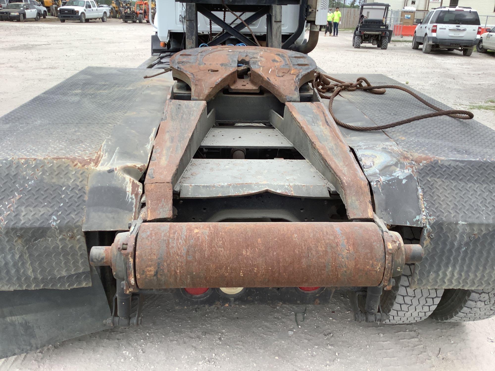 1996 Mack CH613 T/A Day Cab Winch Truck