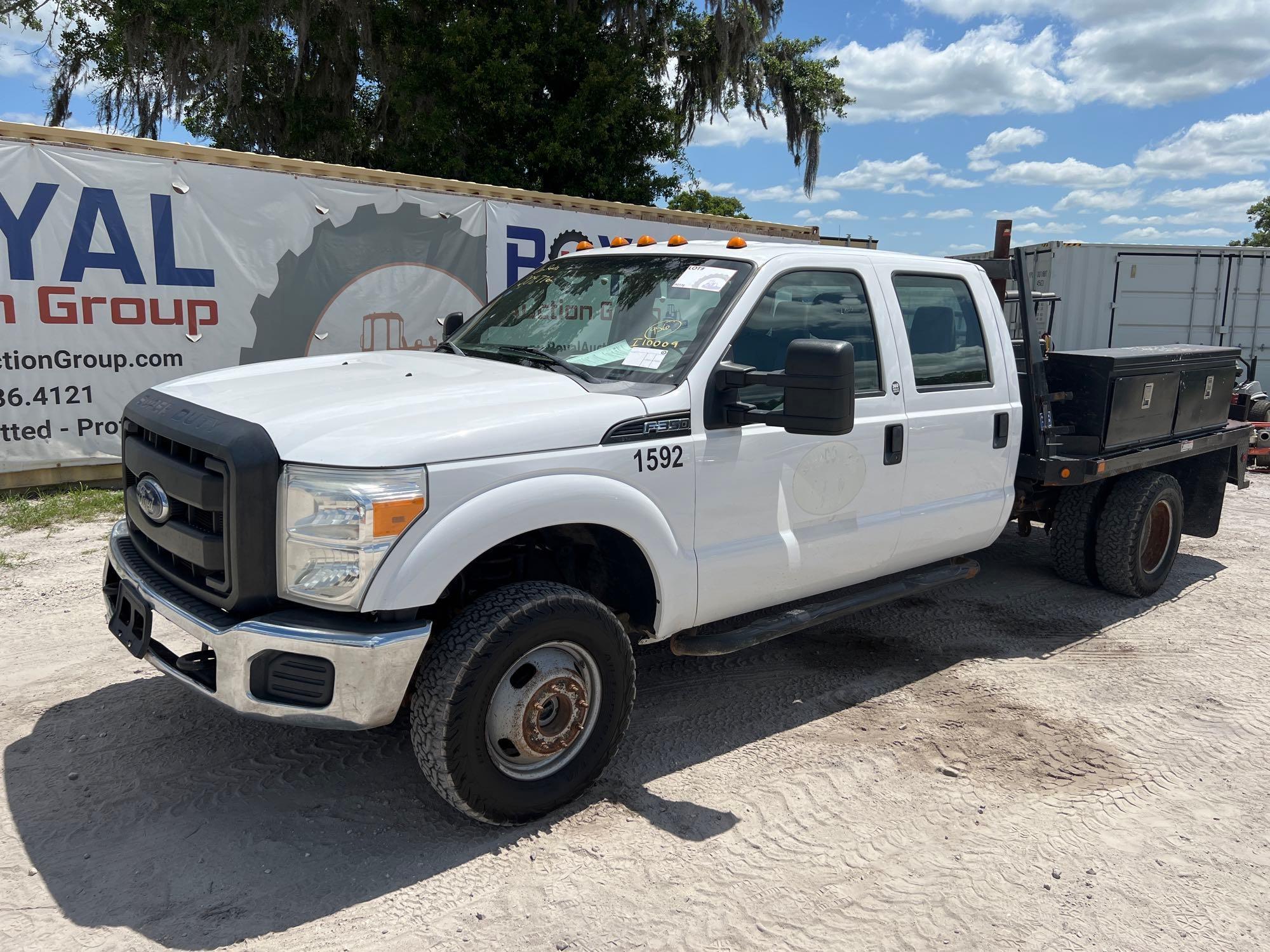 2016 Ford F-350 4x4 Crew Cab Flatbed Hauling Truck 9ft