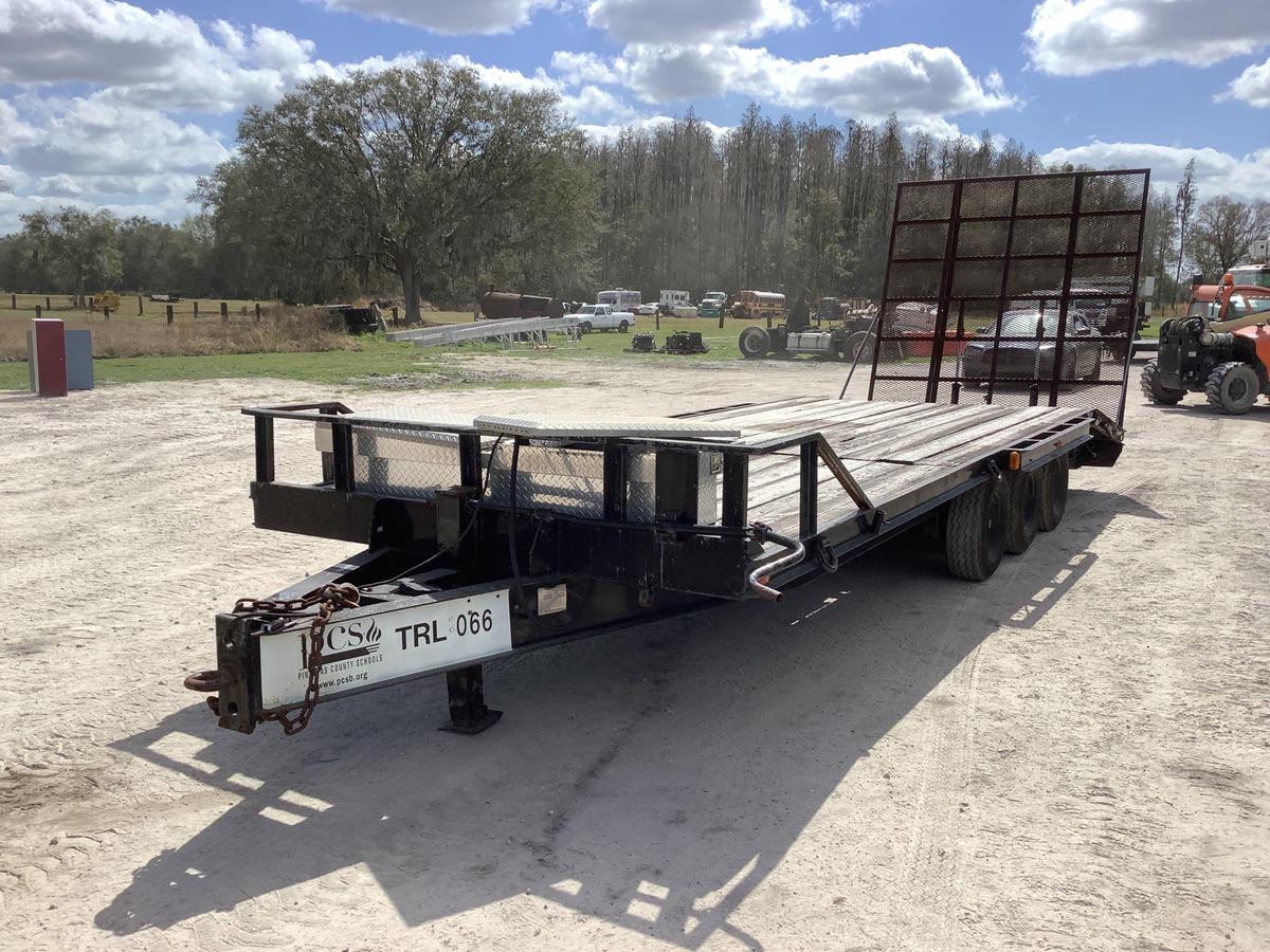 1988 25ft Tri-Axle Hydraulic Ramp Dovetail Trailer