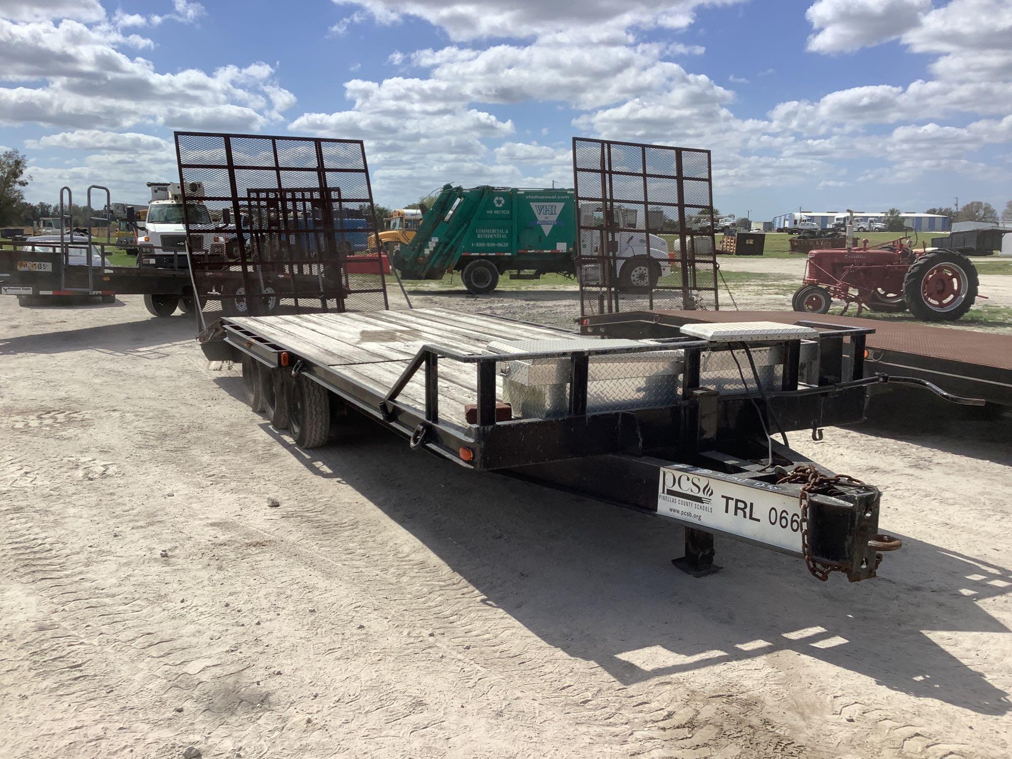 1988 25ft Tri-Axle Hydraulic Ramp Dovetail Trailer