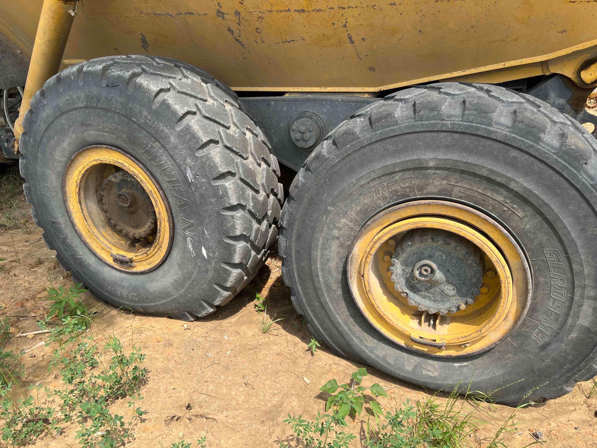 2005 Komatsu HM300-1 30 Ton Articulated Off-Road Truck