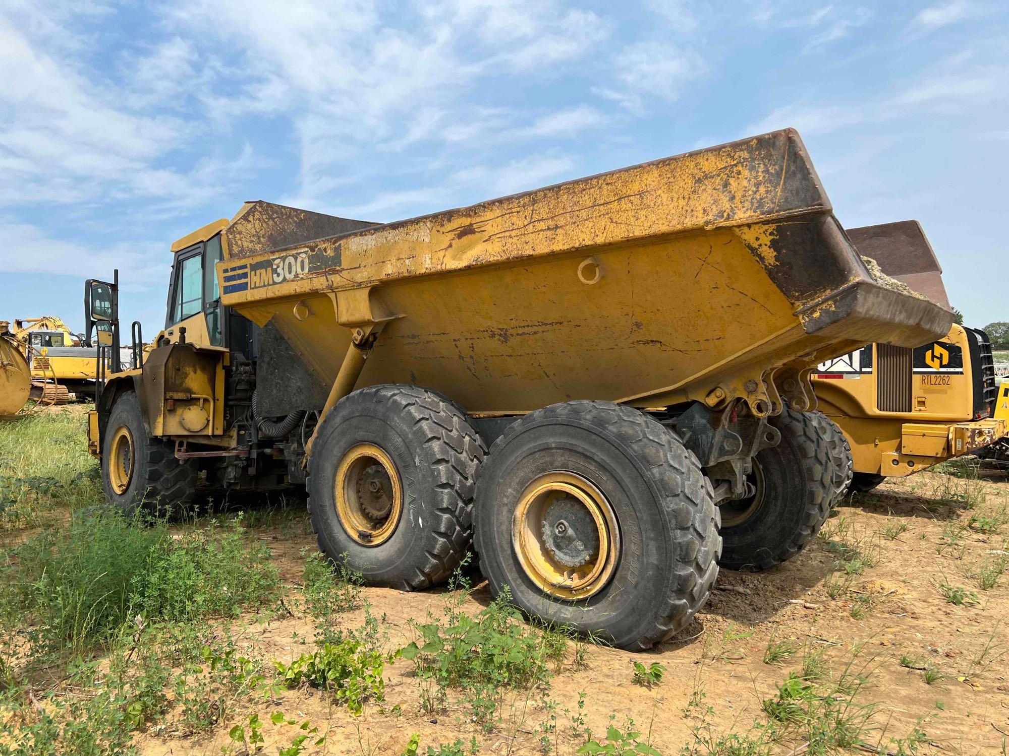 2005 Komatsu HM300-1 30 Ton Articulated Off-Road Truck