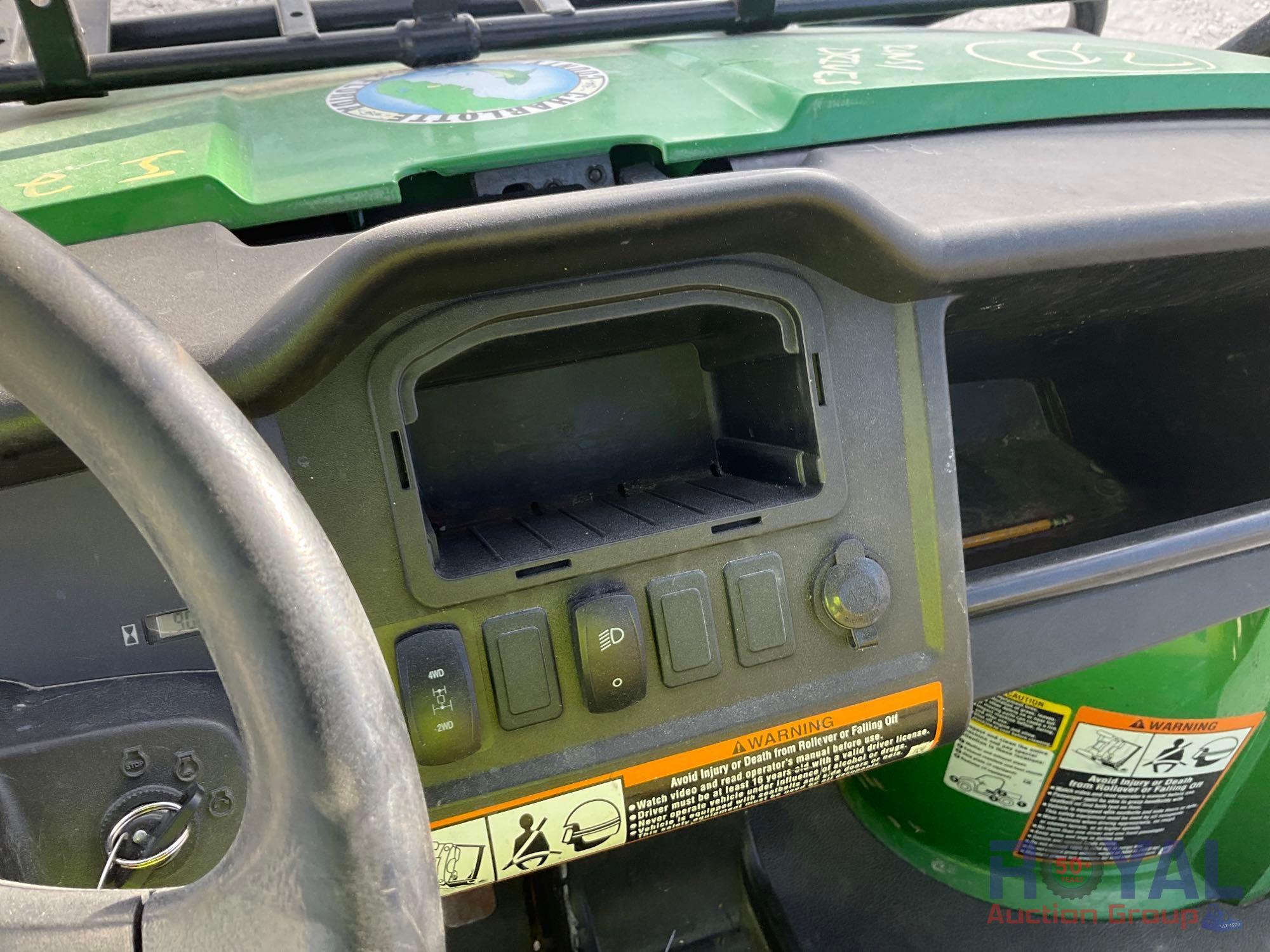 John Deere Gator 4x4 UTV