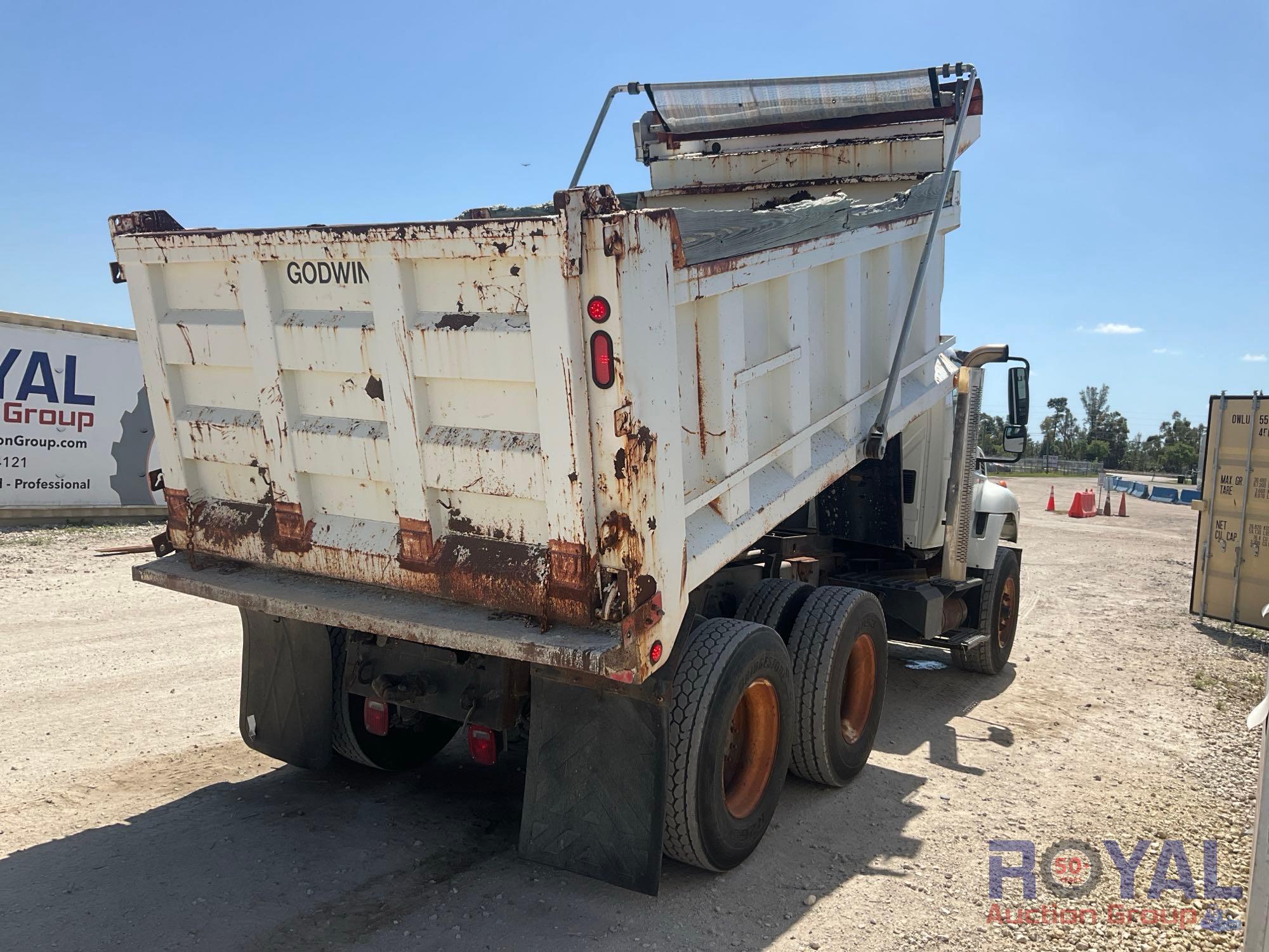 2009 International 7400 T/A Dump Truck