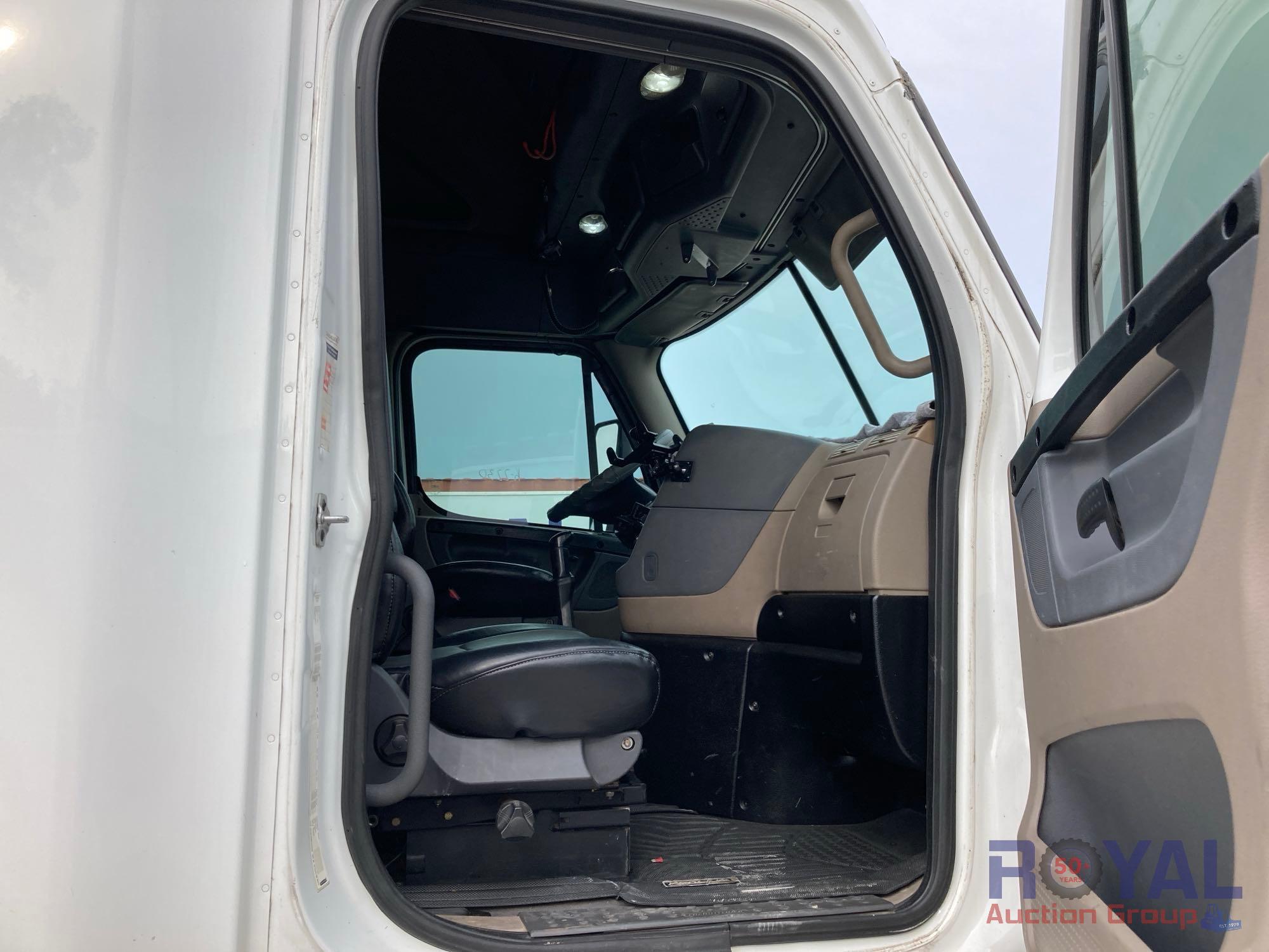 2011 Freightliner Cascadia 125 T/A Sleeper Truck Tractor