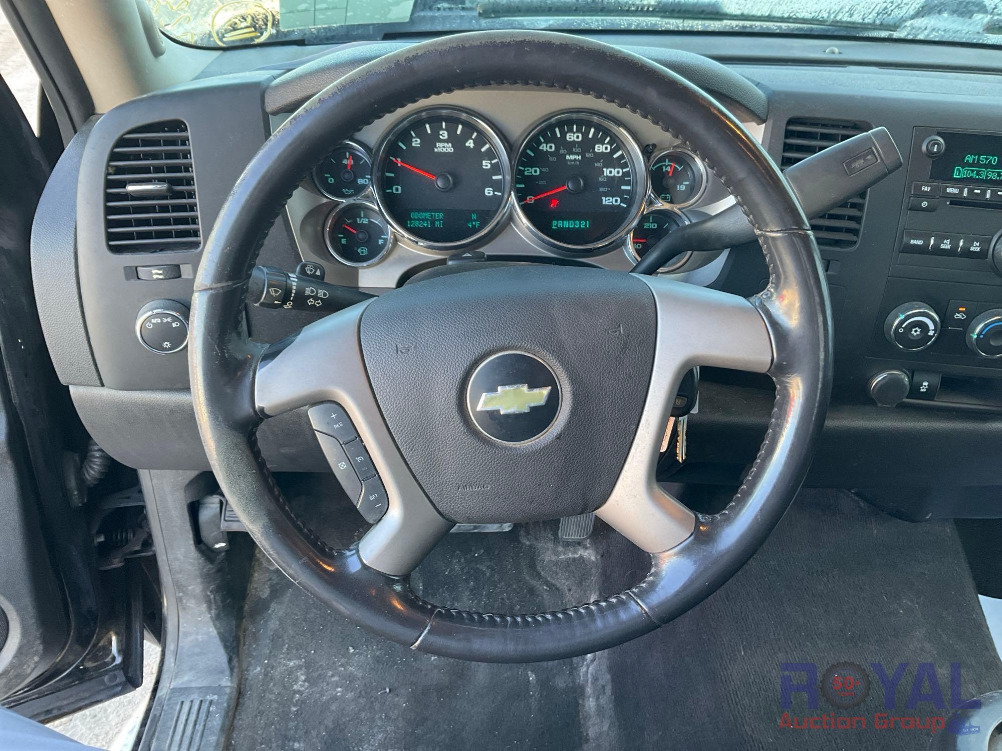 2013 Chevrolet Silverado 4x4 Extended Cab Pickup Truck