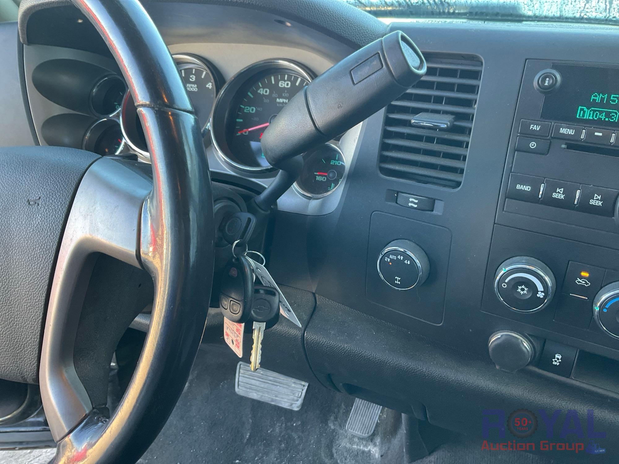 2013 Chevrolet Silverado 4x4 Extended Cab Pickup Truck