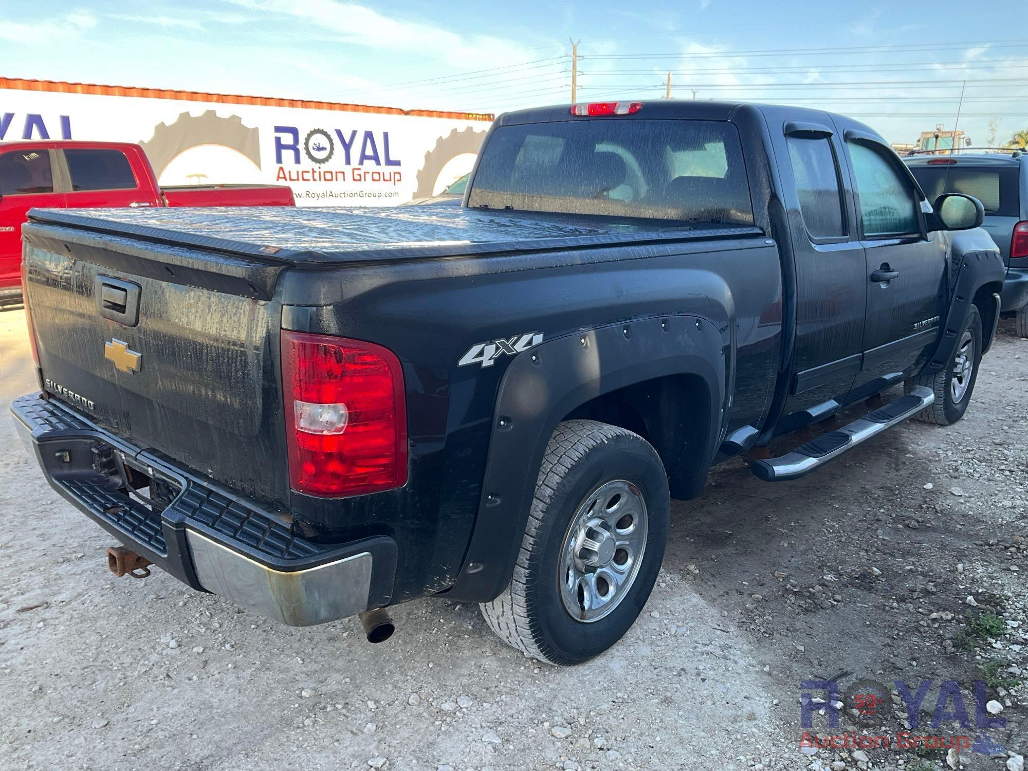 2013 Chevrolet Silverado 4x4 Extended Cab Pickup Truck