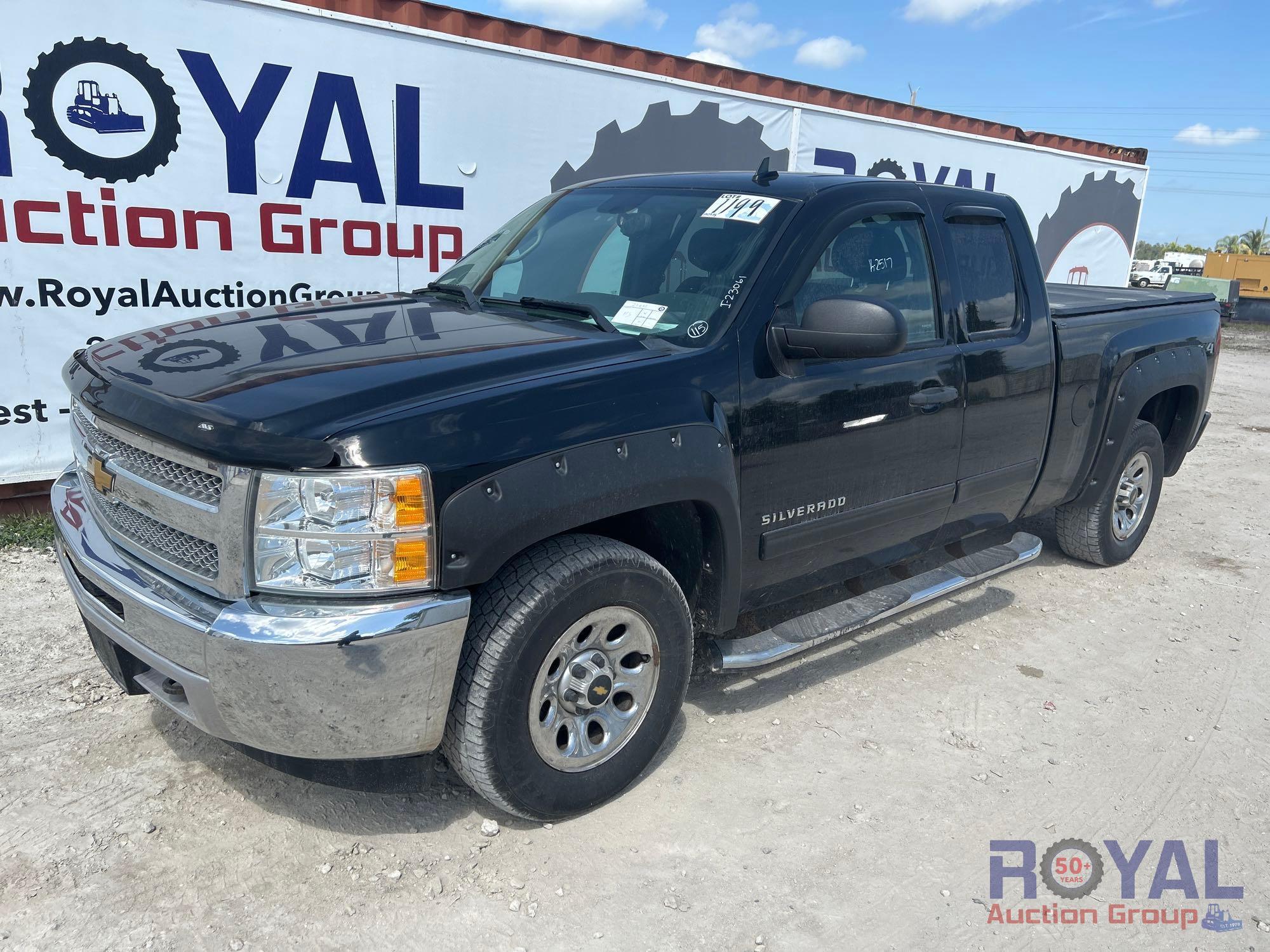 2013 Chevrolet Silverado 4x4 Extended Cab Pickup Truck