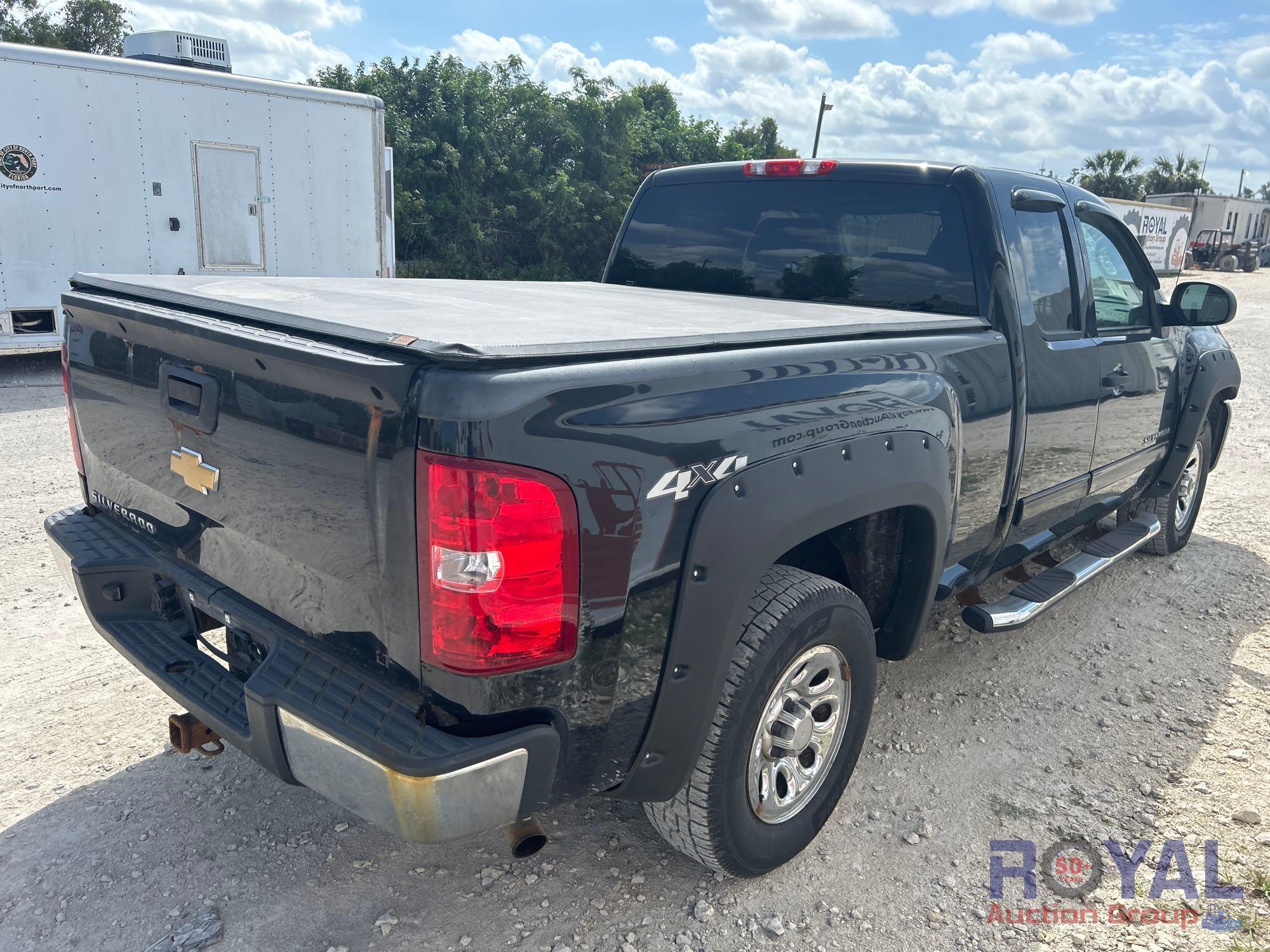 2013 Chevrolet Silverado 4x4 Extended Cab Pickup Truck