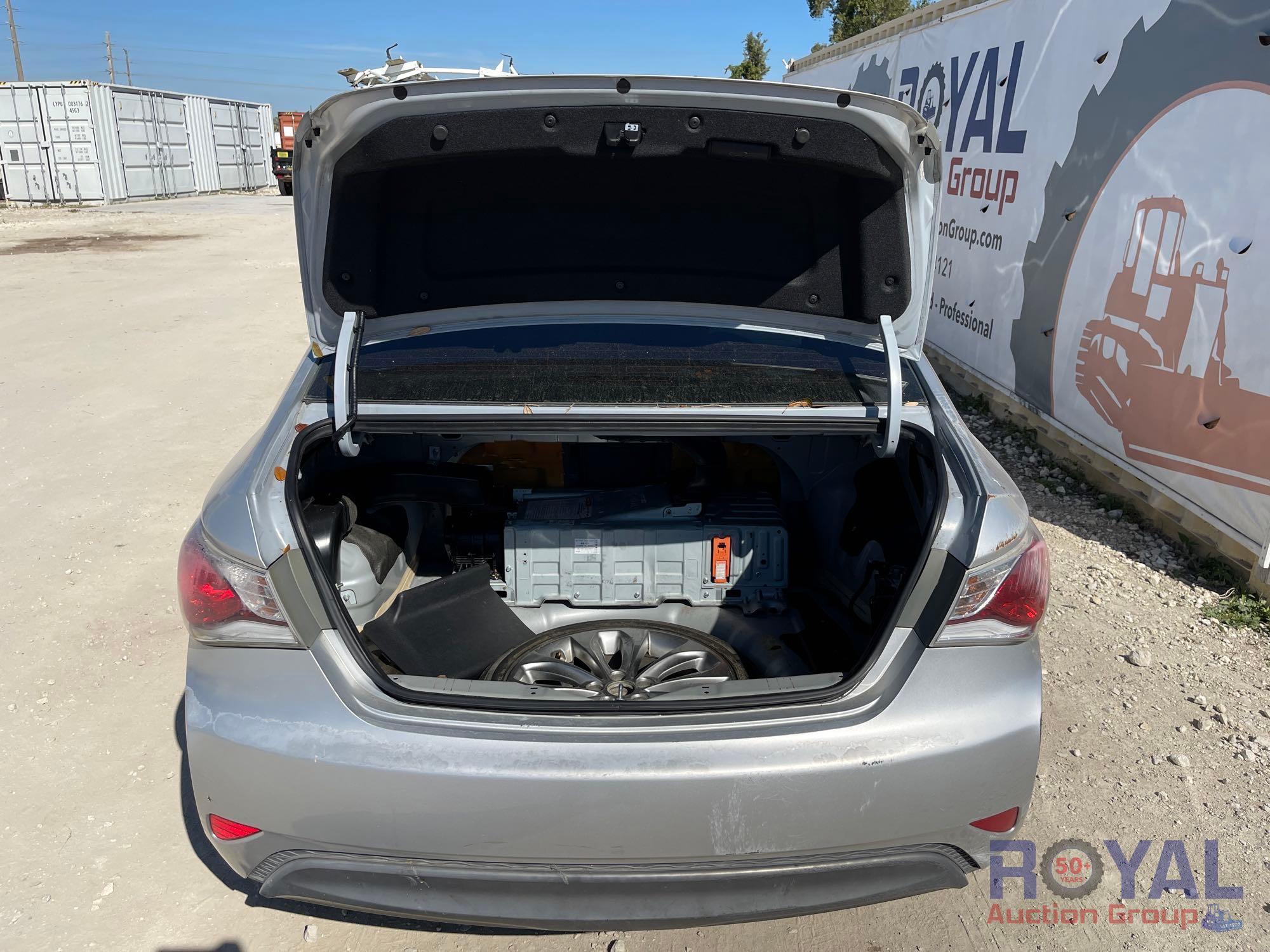 2012 Hyundai Sonata Hybrid Sedan