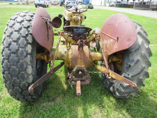 Ford Select-O-Speed tractor. Note: Runs and drives. Please view all photos