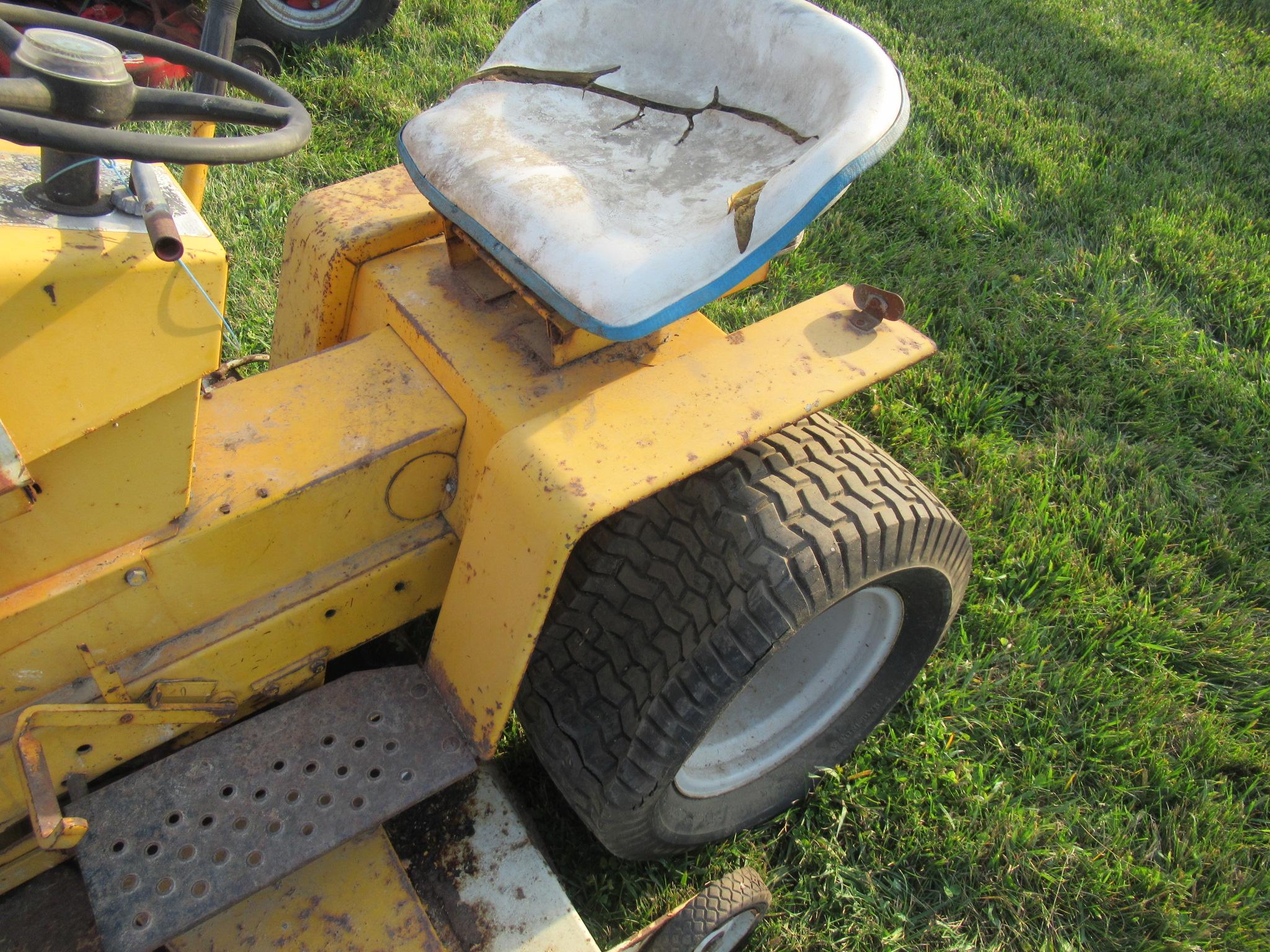 Cub Cadet 123 Hydrostat Garden Tractor with Belly Mower. Non Running.