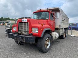 1993 Mack RD690s Tandem