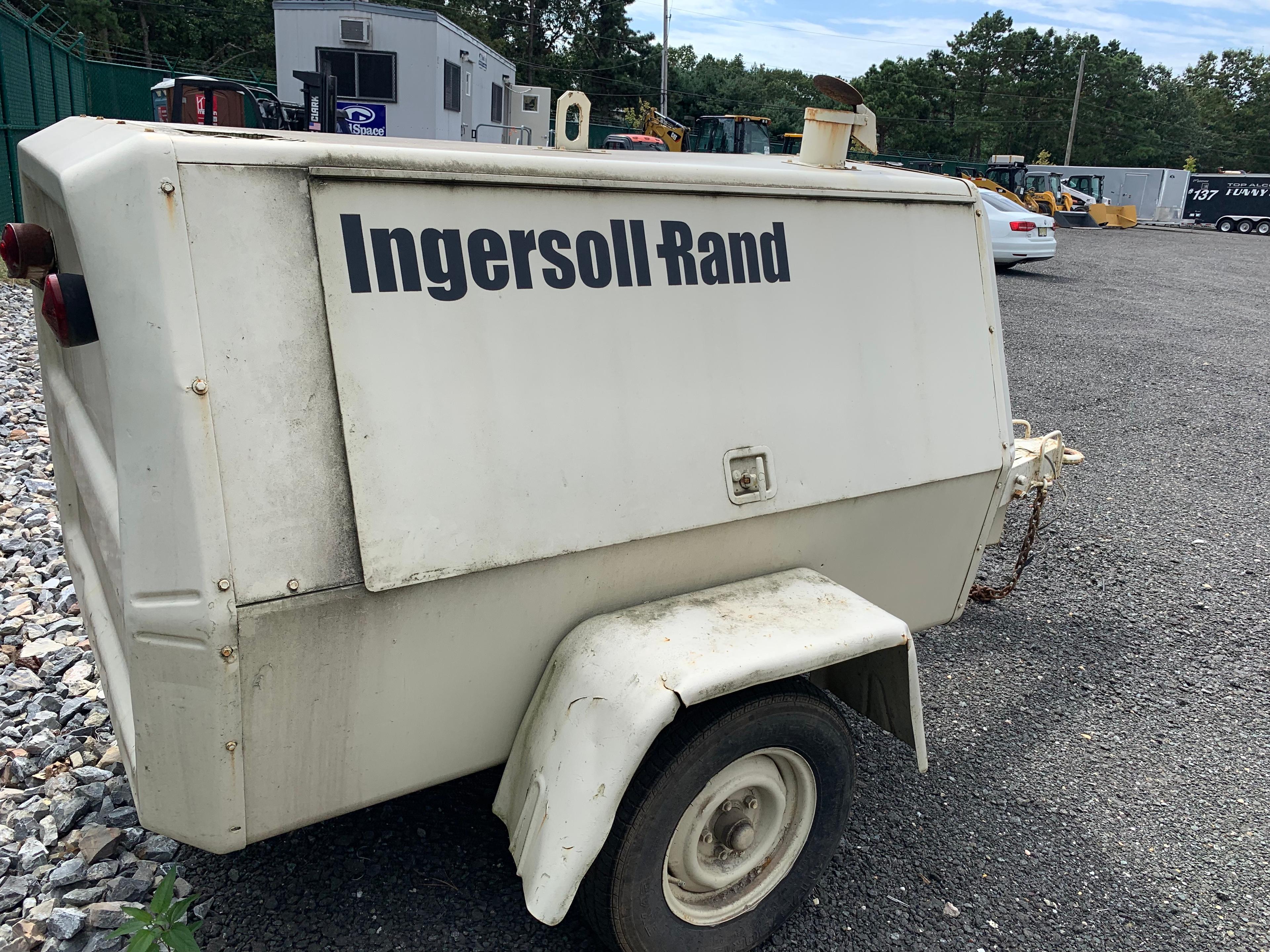Ingersoll Rand tow behind compressor