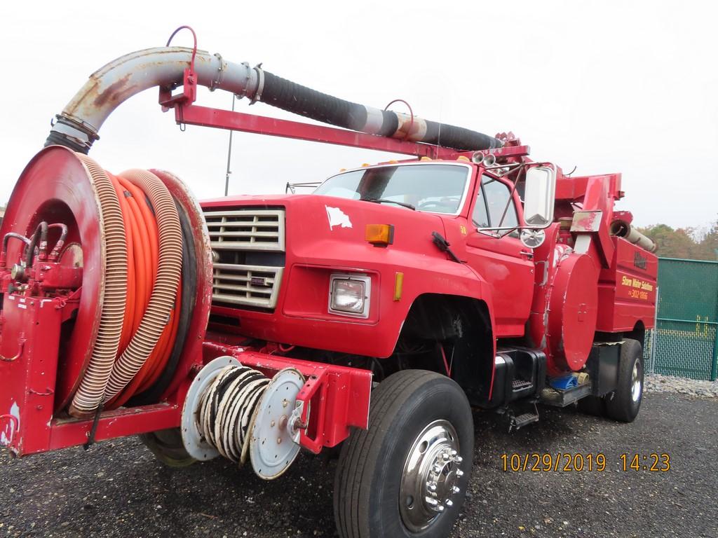 1987 Ford MT14 Vac Truck