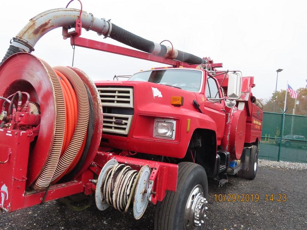 1987 Ford MT14 Vac Truck