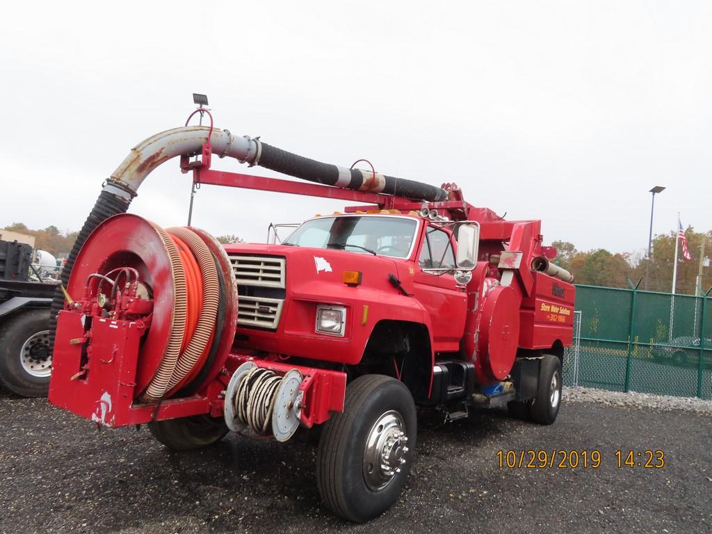 1987 Ford MT14 Vac Truck