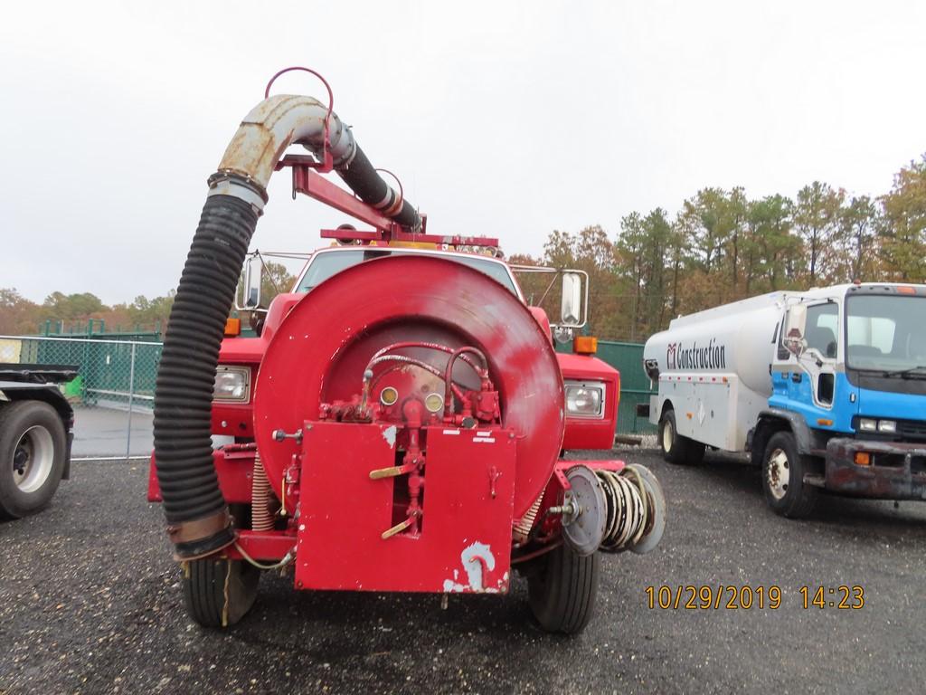 1987 Ford MT14 Vac Truck