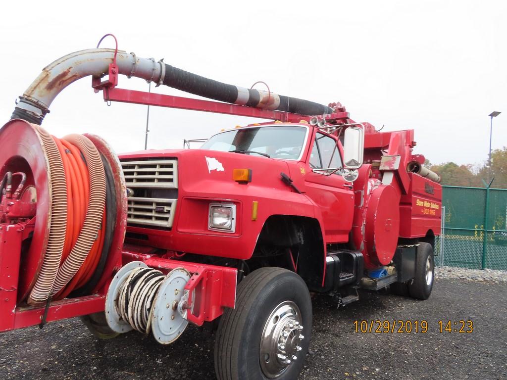 1987 Ford MT14 Vac Truck