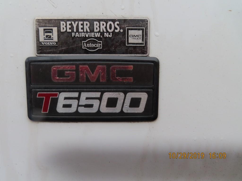 2000 GMC T6500 Box truck