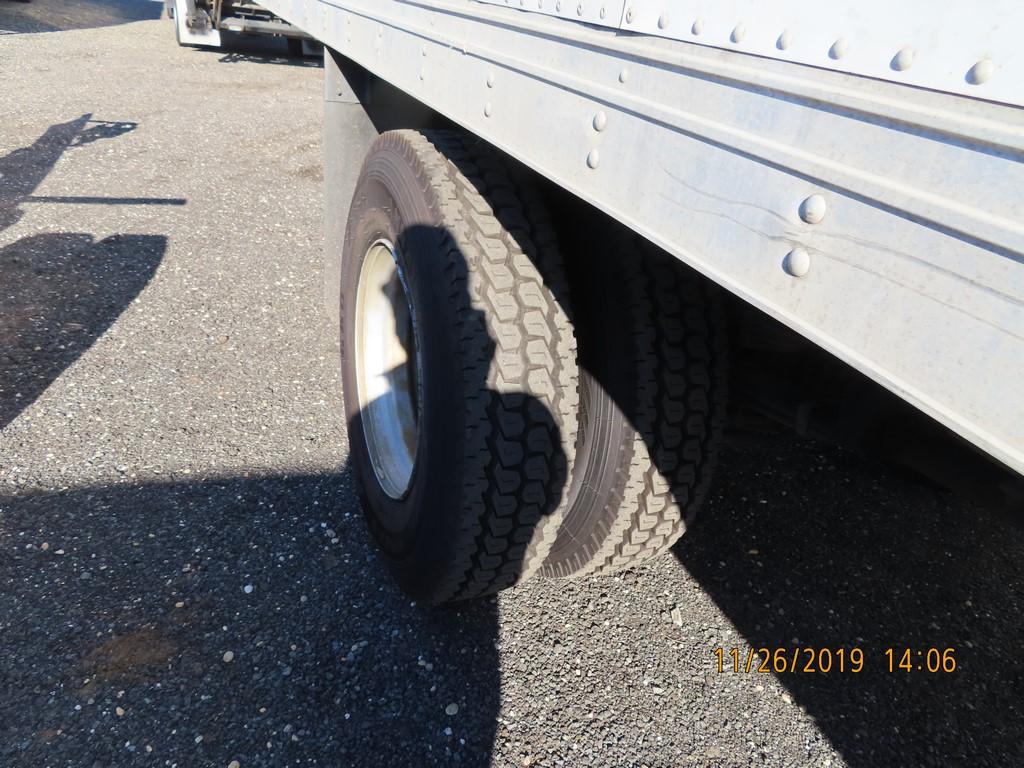 2010 MITSUBISHI FM330 REEFER TRUCK