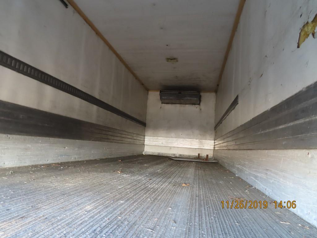 2010 MITSUBISHI FM330 REEFER TRUCK