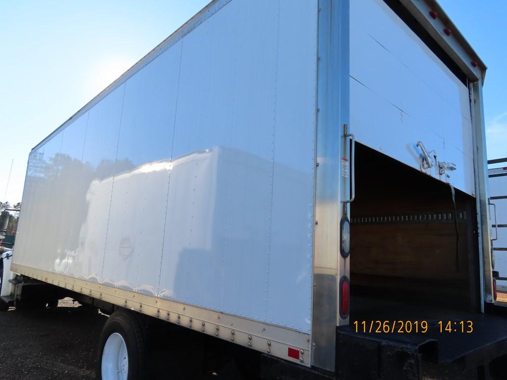 2013 FREIGHTLINER M2 BOX TRUCK