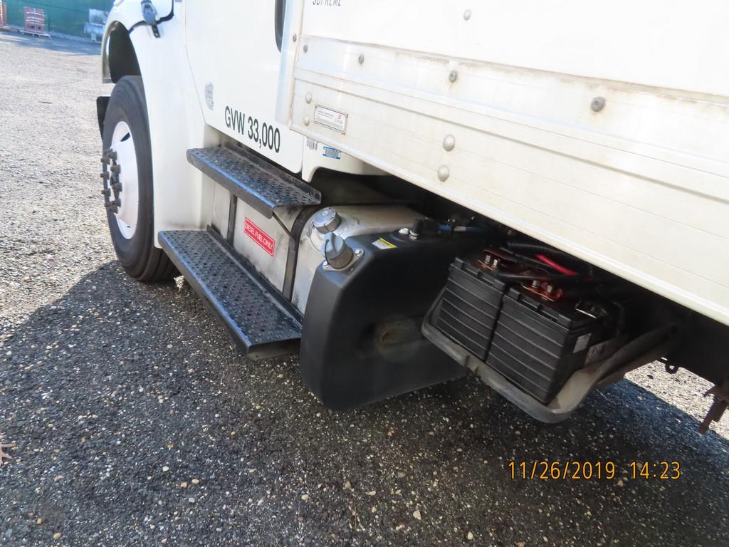 2013 FREIGHTLINER M2 BOX TRUCK